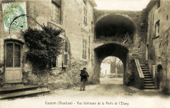 Cucuron porte de l'étang -
													84 Vaucluse
												