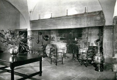 Château de Lourmarin cuisine et sa cheminée