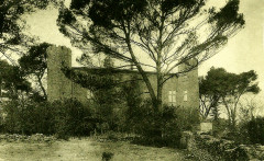 Mirabeau le château -
													84 Vaucluse
												