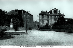 Sault Monument aux morts -
													84 Vaucluse
												