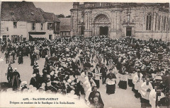 Sainte-Anne-d'Auray-Fr-56-vers 1930-brochette d'évêques devant la basilique -
													56 Morbihan
												