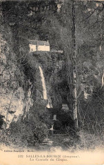 Salles-La-Source - Cascade du Cirque -
													12 Aveyron
												