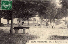 Bourg - Place du District 6 -
													33 Gironde
												