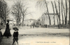 Captieux - Place principale 1