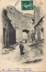 Caumont - Portail du château -
													33 Gironde
												