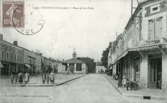 Grignols - Place de la Halle 1