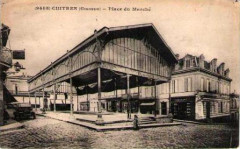 Guîtres - place du Marché