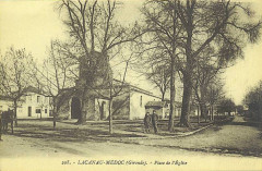 Lacanau - Place de l'église 1