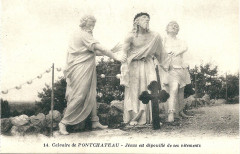 Carte postale ancienne Calvaire de Pontchâteau (Xe Station - Jésus est dépouillé de ses vêtements)
                                                                     à Pontchâteau
                                