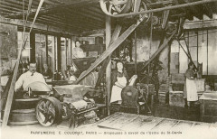 Parfumerie E. Coudray, Paris - Broyeuse à savon de l'usine de Saint-Denis