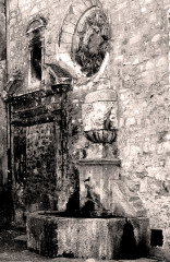 Apt Chapelle Sainte Catherine et fontaine