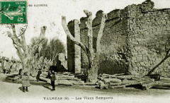 Valréas vestiges des anciens remparts