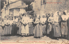 Sortie de messe à Balaguères