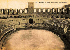 Arles Arènes intérieur