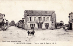 Laruscade - la place 1