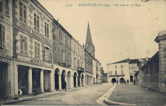 Monségur - Place du marché 2