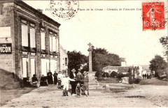Pugnac - Place de la croix