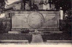 Villegouge - Monument aux morts -
													33 Gironde
												