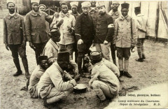 Camp du Courneau - Repas de Sénégalais