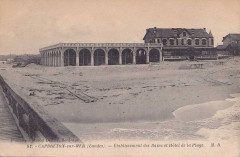 Plage de Capbreton avec l'hotel de la Plage à Capbreton