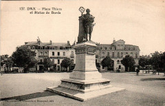 Dax - Place Thiers et statue de Borda