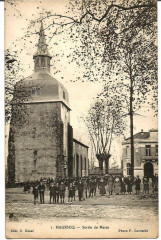 Sortie de messe à Magescq