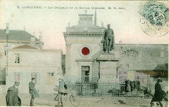 Libourne Place Decazes Statue 14