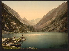 The lake, Gaube, Pyrenees, France-LCCN2001698635