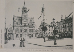 Compiègne place l'hôtel de ville 1901