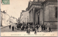 Sortie de messe à Mont-de-Marsan