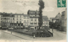 Saint-Denis.Place aux Gueldres