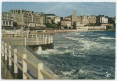Dinard (I.-et-V.) - Mx 8119 - Marée haute sur la plage.