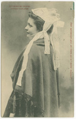 Environs De Dinard - Costume vu de profil.