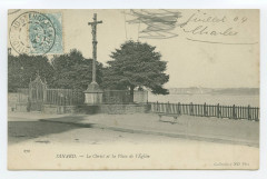 272 Dinard. - Le Christ et la Place de l'Eglise.