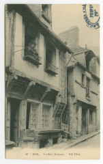 87 - Dol.  Vieilles Maisons.