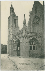 Le Porche et la Tour de la Cathédrale. 8. Dol-de-Bretagne (I.-et-V.). -
													35 Ille et Vilaine
												