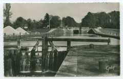 Bazouges-sous-Hede (I.-et-V.), Le Bassin de la Madeleine.