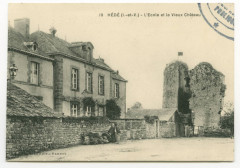19 Hede (I.-et-V.) - L'Ecole et le Vieux Château.