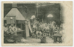 Une Visite aux Verreries de Laignelet en Bretagne. 5. - Equipes au travail. -
													35 Ille et Vilaine
												