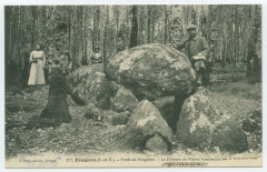 177. Fougères (I.-et-V.). - Forêt de Fougères. - Le Dolmen ou Pierre Suspendue. -
													35 Ille et Vilaine
												