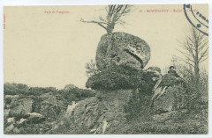 28. - Monthault. - Roche qui branle.