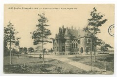 Carte postale ancienne Forêt de Paimpont - Château du Pas du Houx, façade Est
                                                                     à Paimpont
                                