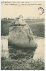 2. Pleine-Fougères (I.-et-V.). - Borne de la Roche-Buquet (XIVe siècle), entre la Bretagne et la Normandie.