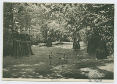 Recreation. 12. - Deux fois par jour, les Novices avec toute la fougue de leur jeunesse se détendent et se récréent. Joie, étude et prière formen