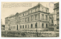 Ce bâtiment a remplacé la buanderie du Collège des Jésuites lors de la construction des quais en 1844, il fut bâti comme Palais Universitaire. A 