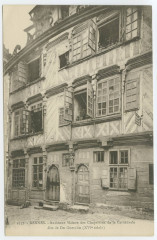 Carte postale ancienne 4457 - Rennes - Ancienne Maison des Chapelains de la Cathédrale dite de Du Guesclin (XVIe siècle)
                                                                     à Rennes
                                
