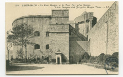 254  Saint-Malo -Le petit donjon et la tour Qui qu'en grogne. Little dungeon and Qui qu'en grogne tower.