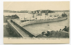 80  Saint-Malo - Le môle et les remparts - Thejetty and the ramparts.