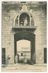 39 - Saint-Malo - La Grande Porte (côté intérieur) et la vierge miraculeuse.