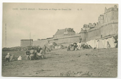 2102  Saint-Malo - Remparts et plage du grand Bé.